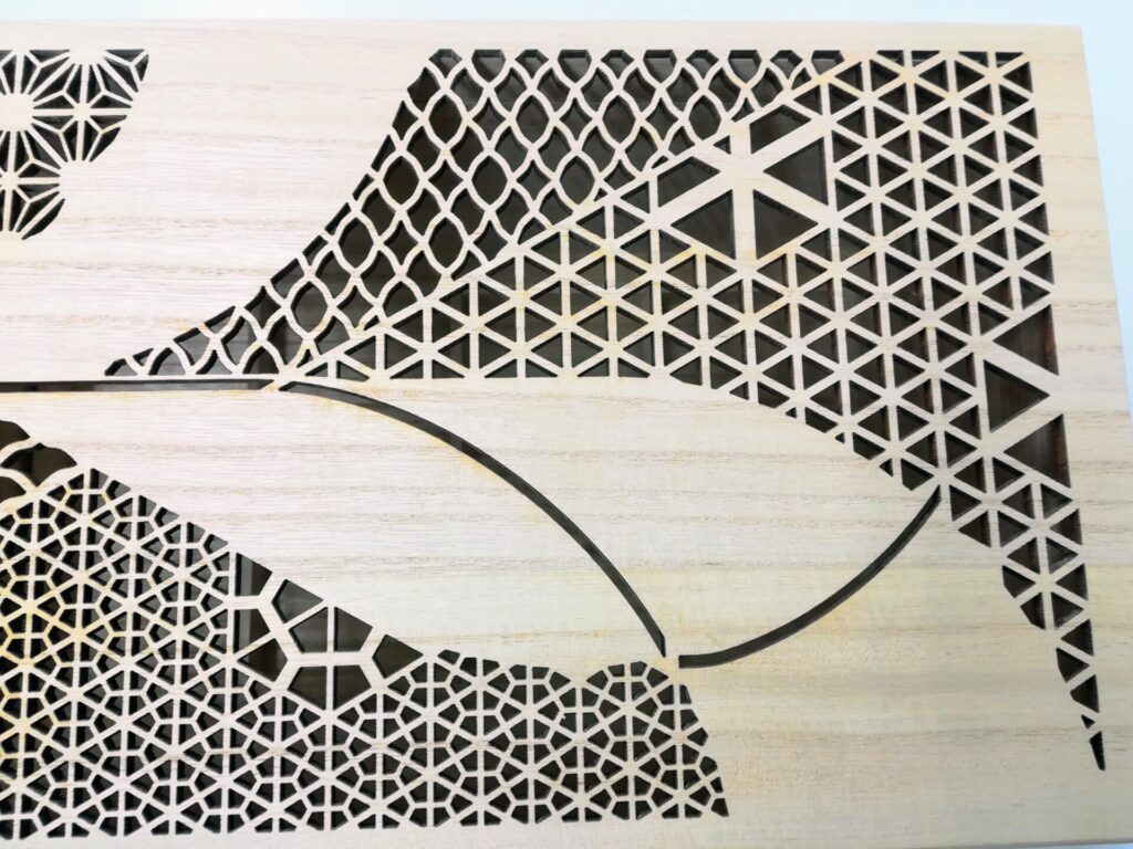 Kiribako of Kumiko pattern