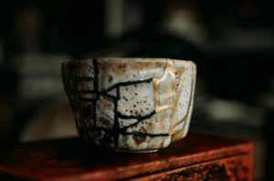 Kintsugi, Japanese pottery
